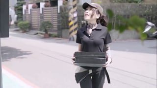 大陸AV剧情：怒肏女快递员强迫打炮方给满分好评_!![补录]